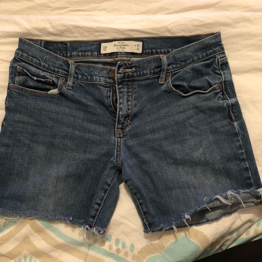 Abercrombie cut off shorts